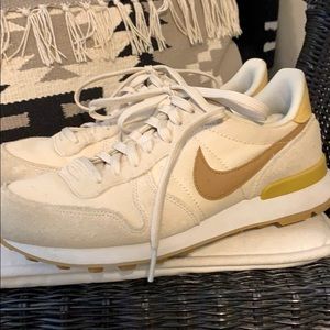 Nike Internationalist woman’s shoes size 7.5